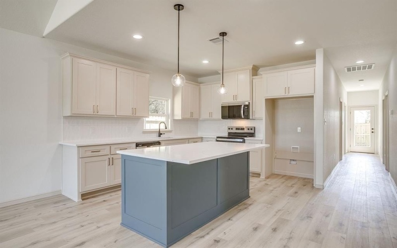 933 Colorado River Drive, Granbury, TX 76048, 3 Habitaciones Habitaciones , ,2 BañosBaños,Residential,En Venta,933 Colorado River Drive,0,21099051