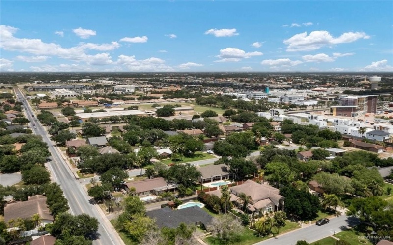 1313 Oriole Avenue, McAllen, TX 78504, 4 Bedrooms Bedrooms, ,5 BathroomsBathrooms,Residential,For Sale,1313 Oriole Avenue,469350
