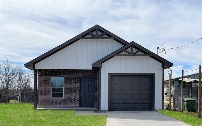 506 SW 15th Street, Mineral Wells, TX 76067, 3 Habitaciones Habitaciones , ,2 BañosBaños,Residential,En Venta,506 SW 15th Street,0,21099128