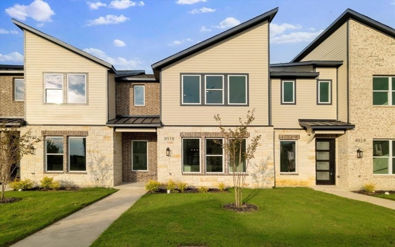 8918 Lowell Street, Rowlett, TX 75089, 3 Bedrooms Bedrooms, ,2 BathroomsBathrooms,Residential,For Sale,8918 Lowell Street,0,21099232