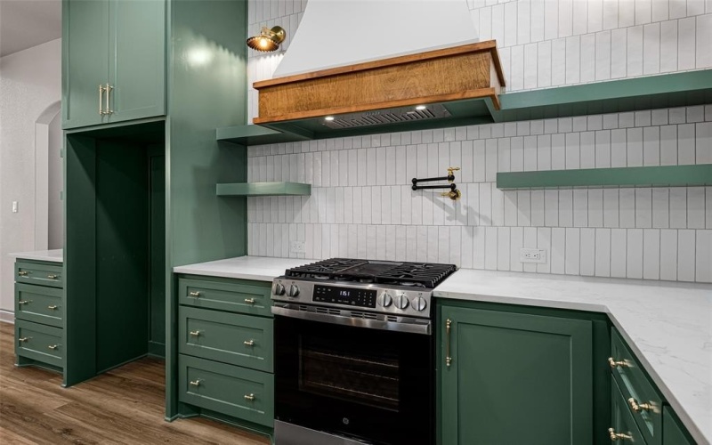 9703 Rosalie Court, Granbury, TX 76049, 3 Bedrooms Bedrooms, ,2 BathroomsBathrooms,Residential,For Sale,9703 Rosalie Court,0,21099416