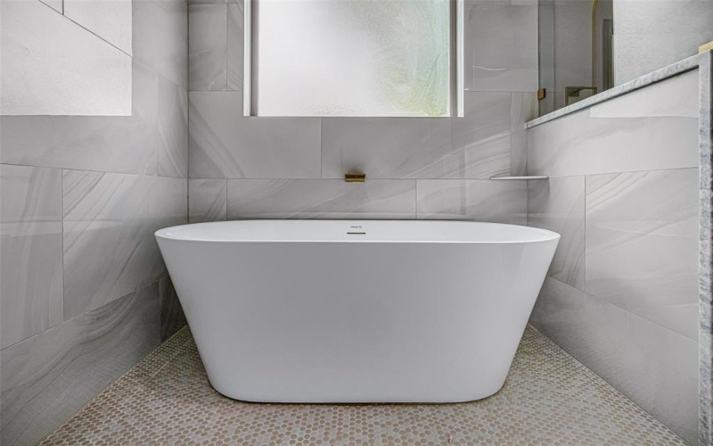 9703 Rosalie Court, Granbury, TX 76049, 3 Bedrooms Bedrooms, ,2 BathroomsBathrooms,Residential,For Sale,9703 Rosalie Court,0,21099416