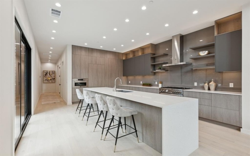 211 Morningside Drive, Roanoke, TX 76262, 3 Bedrooms Bedrooms, ,5 BathroomsBathrooms,Residential,For Sale,211 Morningside Drive,0,21098106