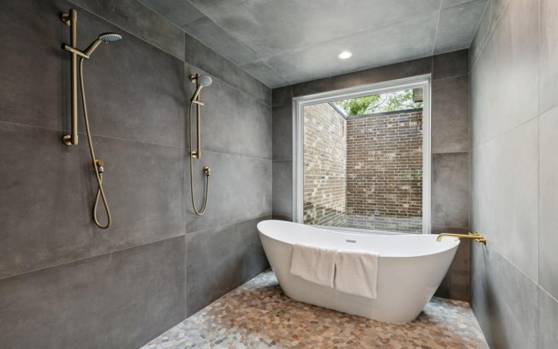 211 Morningside Drive, Roanoke, TX 76262, 3 Bedrooms Bedrooms, ,5 BathroomsBathrooms,Residential,For Sale,211 Morningside Drive,0,21098106