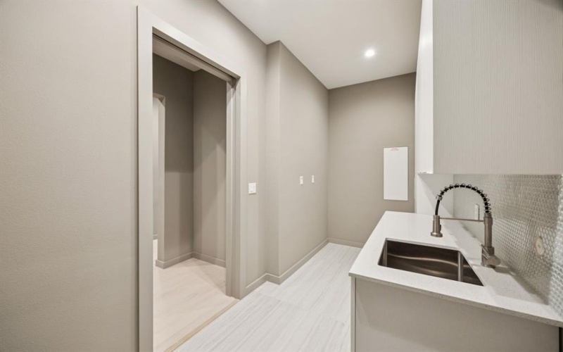 211 Morningside Drive, Roanoke, TX 76262, 3 Bedrooms Bedrooms, ,3 BathroomsBathrooms,Residential,For Sale,211 Morningside Drive,0,21098106