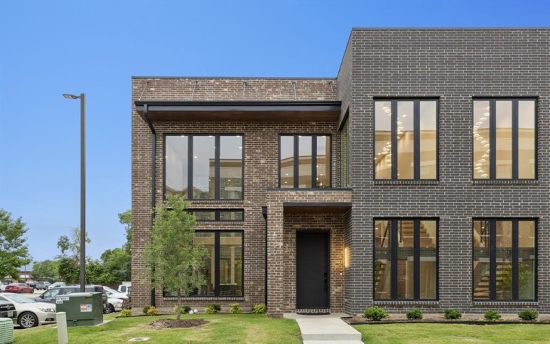 211 Morningside Drive, Roanoke, TX 76262, 3 Bedrooms Bedrooms, ,5 BathroomsBathrooms,Residential,For Sale,211 Morningside Drive,0,21098106