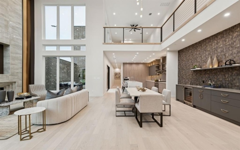 211 Morningside Drive, Roanoke, TX 76262, 3 Bedrooms Bedrooms, ,5 BathroomsBathrooms,Residential,For Sale,211 Morningside Drive,0,21098106