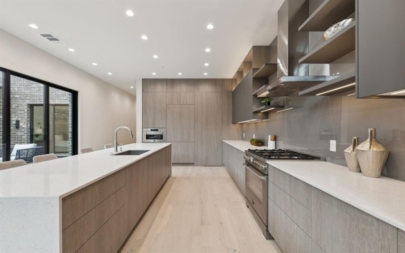 211 Morningside Drive, Roanoke, TX 76262, 3 Bedrooms Bedrooms, ,5 BathroomsBathrooms,Residential,For Sale,211 Morningside Drive,0,21098106