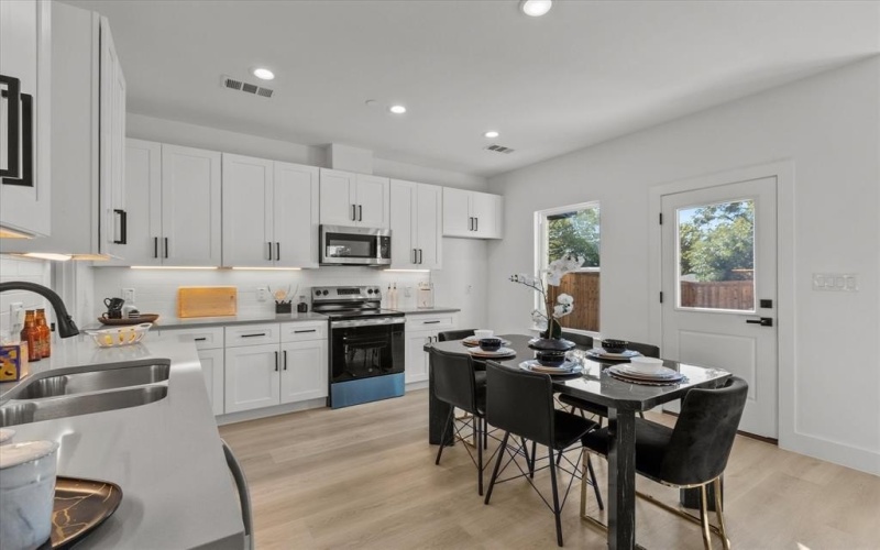 124 Homes Drive, Grand Prairie, TX 75050, 3 Habitaciones Habitaciones , ,2 BañosBaños,Residential,En Venta,124 Homes Drive,0,21099571