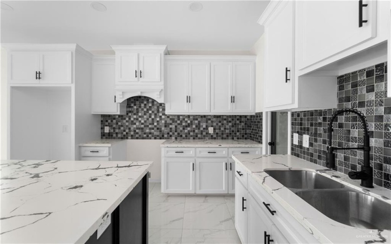 900 E 38th Street, San Juan, TX 78589, 3 Habitaciones Habitaciones , ,2 BañosBaños,Residential,En Venta,900 E 38th Street,470069