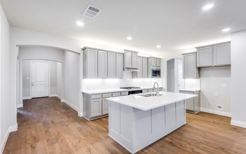 2908 Weslyan Oak Street, Bedford, TX 76021, 3 Habitaciones Habitaciones , ,3 BañosBaños,Residential,En Venta,2908 Weslyan Oak Street,0,21098294