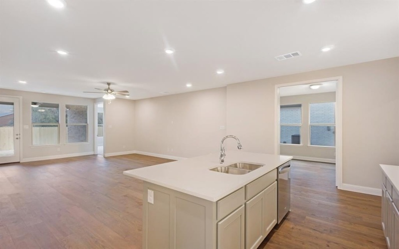 2908 Weslyan Oak Street, Bedford, TX 76021, 3 Habitaciones Habitaciones , ,3 BañosBaños,Residential,En Venta,2908 Weslyan Oak Street,0,21098294