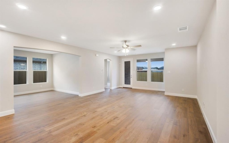 2908 Weslyan Oak Street, Bedford, TX 76021, 3 Habitaciones Habitaciones , ,3 BañosBaños,Residential,En Venta,2908 Weslyan Oak Street,0,21098294