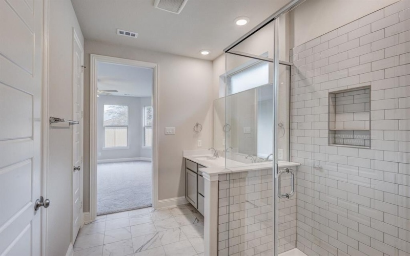 2908 Weslyan Oak Street, Bedford, TX 76021, 3 Habitaciones Habitaciones , ,3 BañosBaños,Residential,En Venta,2908 Weslyan Oak Street,0,21098294