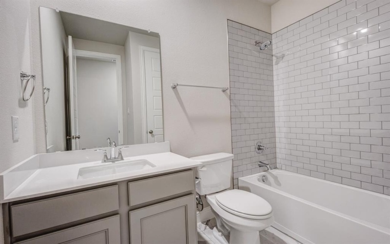 2908 Weslyan Oak Street, Bedford, TX 76021, 3 Habitaciones Habitaciones , ,3 BañosBaños,Residential,En Venta,2908 Weslyan Oak Street,0,21098294