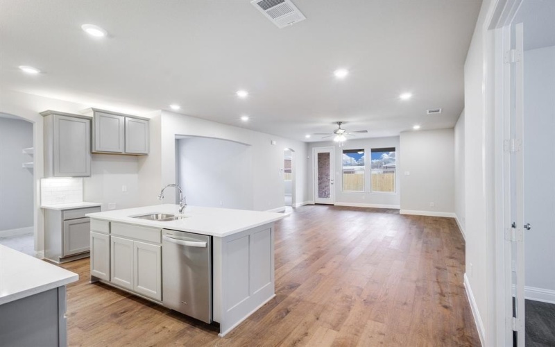 2908 Weslyan Oak Street, Bedford, TX 76021, 3 Habitaciones Habitaciones , ,3 BañosBaños,Residential,En Venta,2908 Weslyan Oak Street,0,21098294