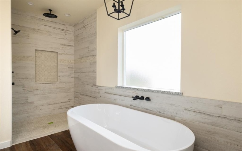 180 Cimmarron Trail, Runaway Bay, TX 76426, 3 Habitaciones Habitaciones , ,2 BañosBaños,Residential,En Venta,180 Cimmarron Trail,0,21098361