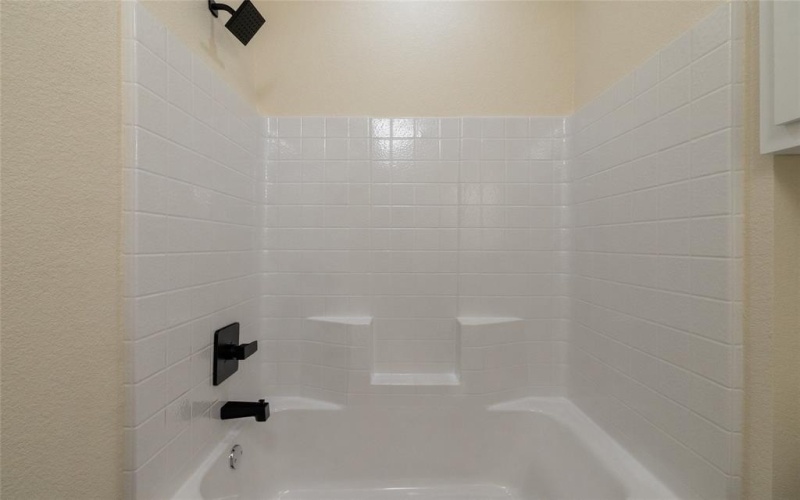 180 Cimmarron Trail, Runaway Bay, TX 76426, 3 Habitaciones Habitaciones , ,2 BañosBaños,Residential,En Venta,180 Cimmarron Trail,0,21098361