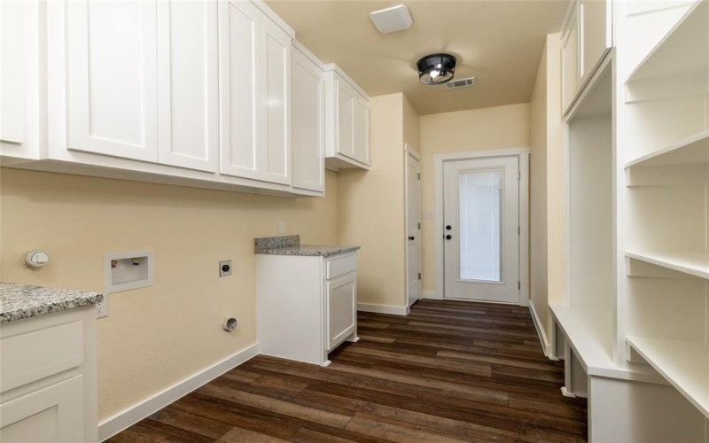 180 Cimmarron Trail, Runaway Bay, TX 76426, 3 Habitaciones Habitaciones , ,2 BañosBaños,Residential,En Venta,180 Cimmarron Trail,0,21098361