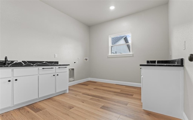 1137 County Road 4104, Greenville, TX 75401, 4 Bedrooms Bedrooms, ,2 BathroomsBathrooms,Residential,For Sale,1137 County Road 4104,0,21098391