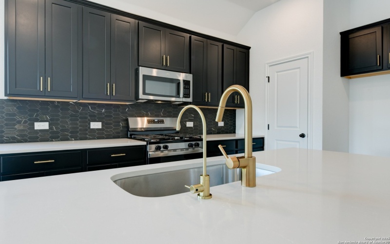 1414 Lockett Falls, San Antonio, TX 78245, 3 Bedrooms Bedrooms, ,2 BathroomsBathrooms,Residential,For Sale,1414 Lockett Falls,0,1873322