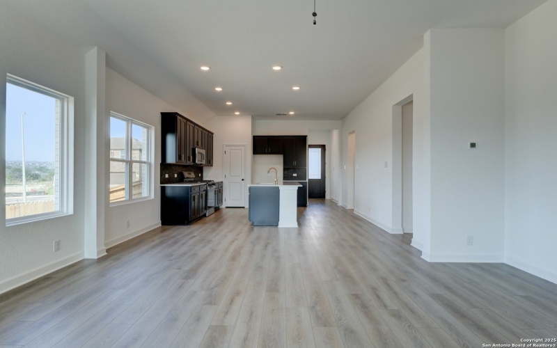 1414 Lockett Falls, San Antonio, TX 78245, 3 Bedrooms Bedrooms, ,2 BathroomsBathrooms,Residential,For Sale,1414 Lockett Falls,0,1873322