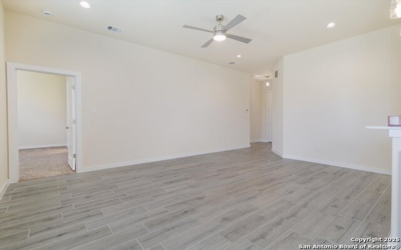 8227 Rain Dance Dr, San Antonio, TX 78242, 3 Habitaciones Habitaciones , ,2 BañosBaños,Residential,En Venta,8227 Rain Dance Dr,0,1919077