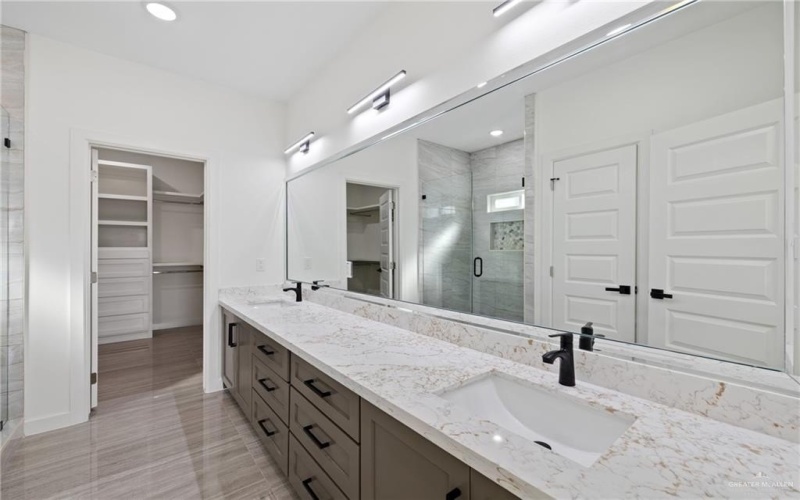 3008 E Brazil Avenue, Hidalgo, TX 78557, 3 Bedrooms Bedrooms, ,2 BathroomsBathrooms,Residential,For Sale,3008 E Brazil Avenue,0,464147