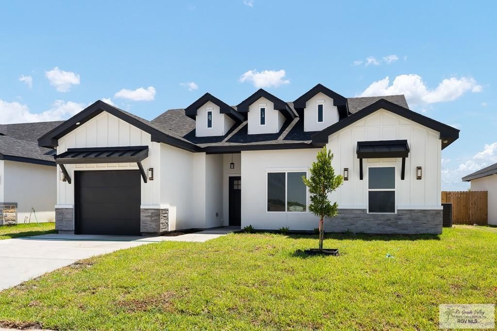 304 N LEON AVE, ELSA, TX 78543, 3 Habitaciones Habitaciones , ,2 BañosBaños,Residential,En Venta,304 N LEON AVE,0,29767587