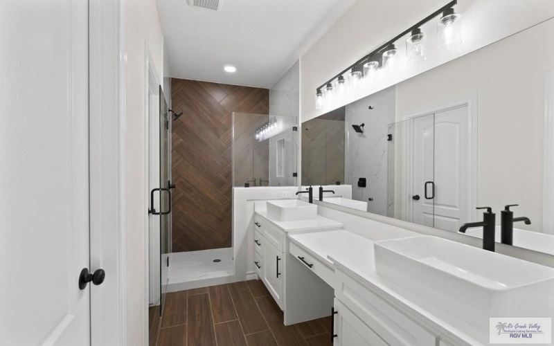 117 MARIGOLD DR, LOS FRESNOS, TX 78566, 3 Habitaciones Habitaciones , ,2 BañosBaños,Residential,En Venta,117 MARIGOLD DR,0,29769388