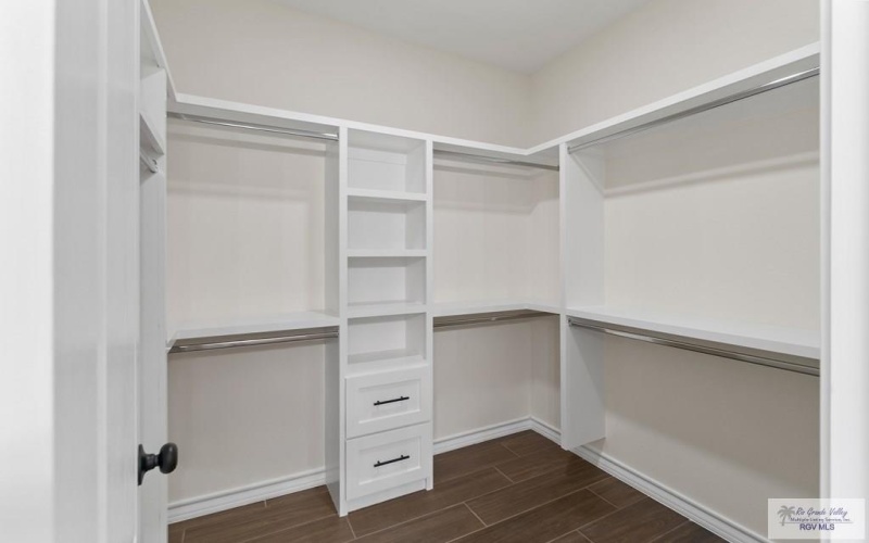 117 MARIGOLD DR, LOS FRESNOS, TX 78566, 3 Habitaciones Habitaciones , ,2 BañosBaños,Residential,En Venta,117 MARIGOLD DR,0,29769388