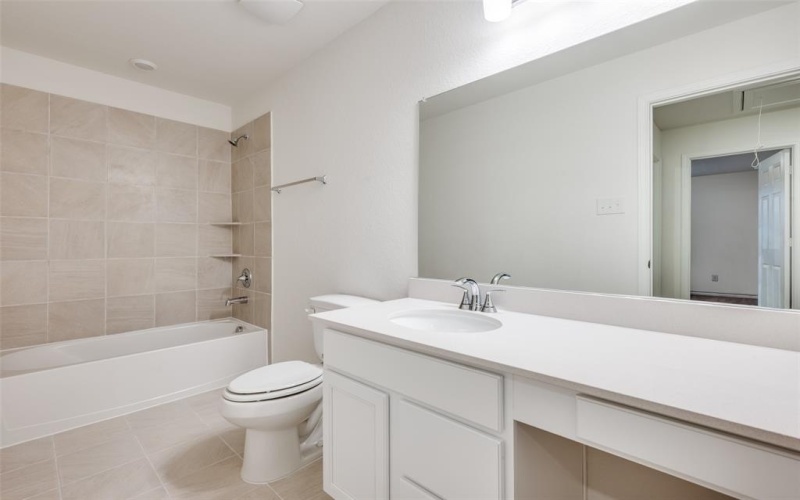 2704 Goldfinch Drive, Denton, TX 76205, 3 Bedrooms Bedrooms, ,2 BathroomsBathrooms,Residential,For Sale,2704 Goldfinch Drive,0,21100083