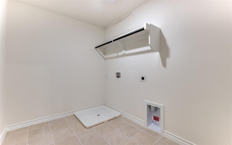 2704 Goldfinch Drive, Denton, TX 76205, 3 Bedrooms Bedrooms, ,2 BathroomsBathrooms,Residential,For Sale,2704 Goldfinch Drive,0,21100083