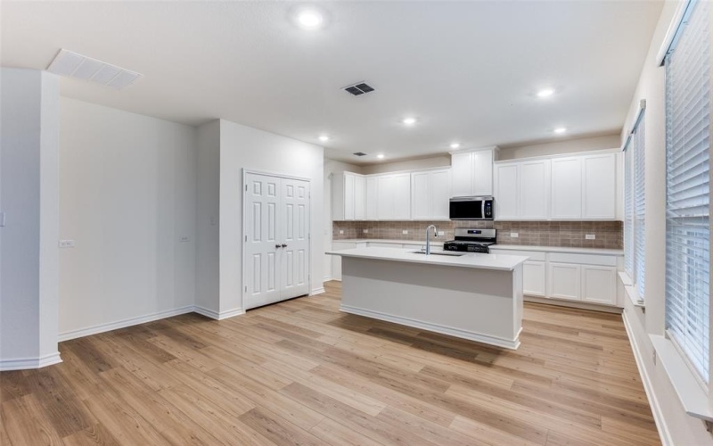 2704 Goldfinch Drive, Denton, TX 76205, 3 Bedrooms Bedrooms, ,2 BathroomsBathrooms,Residential,For Sale,2704 Goldfinch Drive,0,21100083