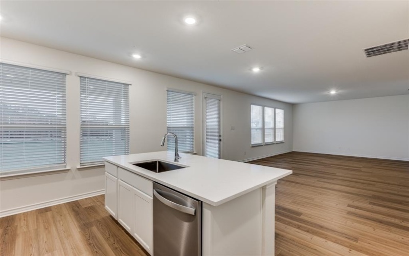 2704 Goldfinch Drive, Denton, TX 76205, 3 Bedrooms Bedrooms, ,2 BathroomsBathrooms,Residential,For Sale,2704 Goldfinch Drive,0,21100083