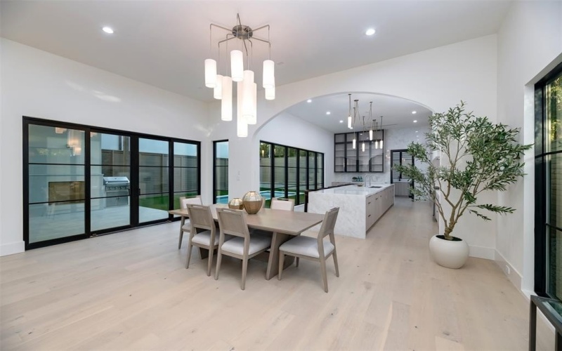 1904 Mcmillan Avenue, Dallas, TX 75206, 4 Bedrooms Bedrooms, ,5 BathroomsBathrooms,Residential,For Sale,1904 Mcmillan Avenue,0,21093689