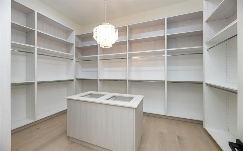 1904 Mcmillan Avenue, Dallas, TX 75206, 4 Bedrooms Bedrooms, ,5 BathroomsBathrooms,Residential,For Sale,1904 Mcmillan Avenue,0,21093689