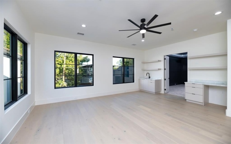 1904 Mcmillan Avenue, Dallas, TX 75206, 4 Bedrooms Bedrooms, ,5 BathroomsBathrooms,Residential,For Sale,1904 Mcmillan Avenue,0,21093689