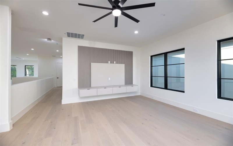 1904 Mcmillan Avenue, Dallas, TX 75206, 4 Bedrooms Bedrooms, ,5 BathroomsBathrooms,Residential,For Sale,1904 Mcmillan Avenue,0,21093689