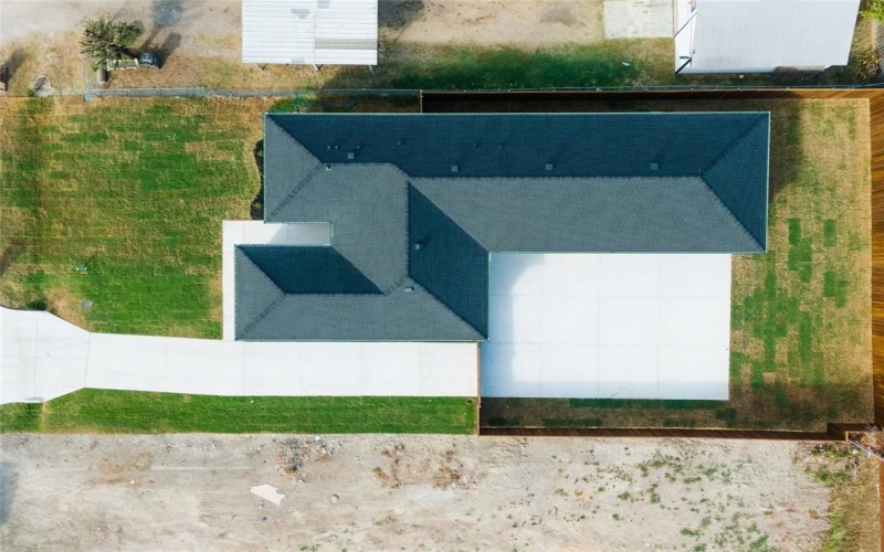 112 E Southbrook Drive, Glenn Heights, TX 75154, 3 Bedrooms Bedrooms, ,2 BathroomsBathrooms,Residential,For Sale,112 E Southbrook Drive,0,21098084