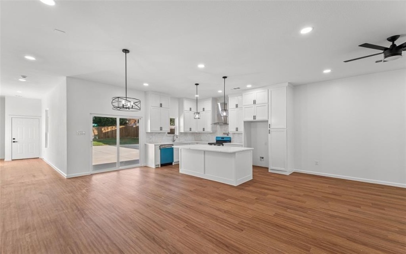 112 E Southbrook Drive, Glenn Heights, TX 75154, 3 Bedrooms Bedrooms, ,2 BathroomsBathrooms,Residential,For Sale,112 E Southbrook Drive,0,21098084