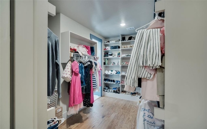 917 S Bluebird Lane, Midlothian, TX 76065, 5 Habitaciones Habitaciones , ,3 BañosBaños,Residential,En Venta,917 S Bluebird Lane,0,21098700