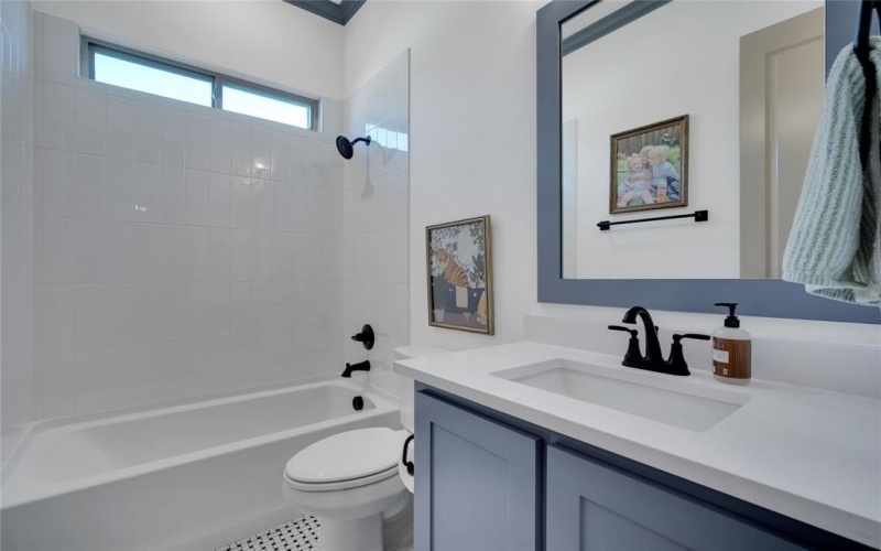 917 S Bluebird Lane, Midlothian, TX 76065, 5 Habitaciones Habitaciones , ,3 BañosBaños,Residential,En Venta,917 S Bluebird Lane,0,21098700