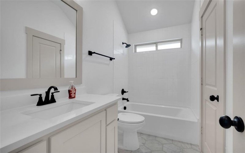 917 S Bluebird Lane, Midlothian, TX 76065, 5 Habitaciones Habitaciones , ,3 BañosBaños,Residential,En Venta,917 S Bluebird Lane,0,21098700