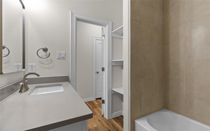 1407 N Rusk Street, Weatherford, TX 76086, 3 Habitaciones Habitaciones , ,2 BañosBaños,Residential,En Venta,1407 N Rusk Street,0,21098813