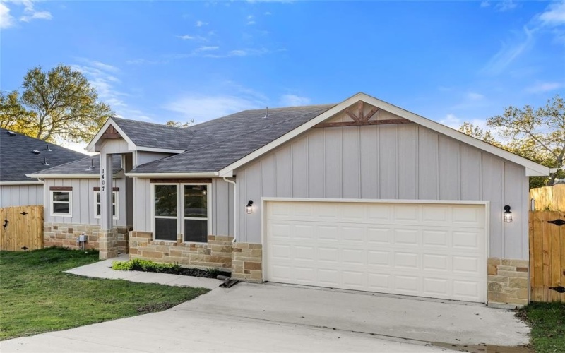 1407 N Rusk Street, Weatherford, TX 76086, 3 Habitaciones Habitaciones , ,2 BañosBaños,Residential,En Venta,1407 N Rusk Street,0,21098813