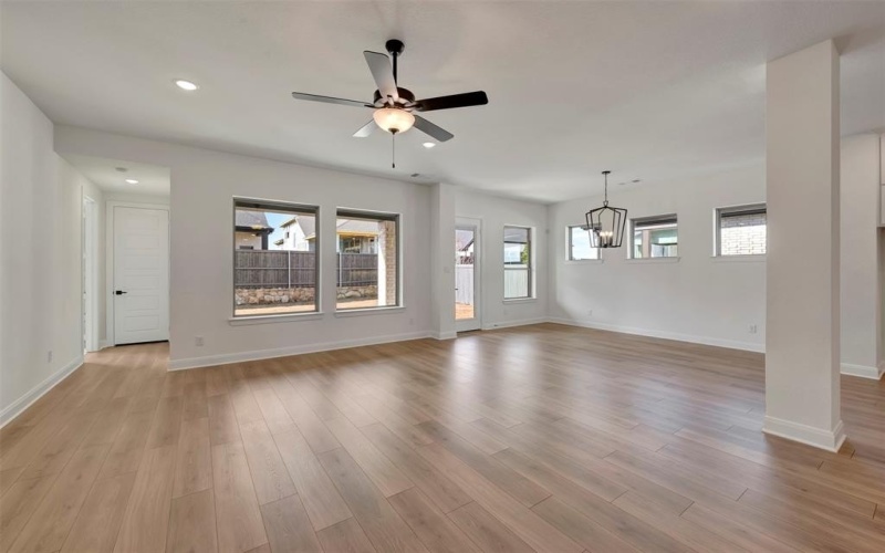 3755 Long Stem Street, Grand Prairie, TX 76084, 4 Habitaciones Habitaciones , ,3 BañosBaños,Residential,En Venta,3755 Long Stem Street,0,21099135