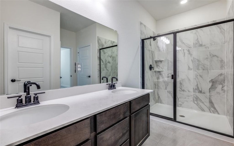 2700 Goldfinch Drive, Denton, TX 76205, 4 Bedrooms Bedrooms, ,2 BathroomsBathrooms,Residential,For Sale,2700 Goldfinch Drive,0,21099356