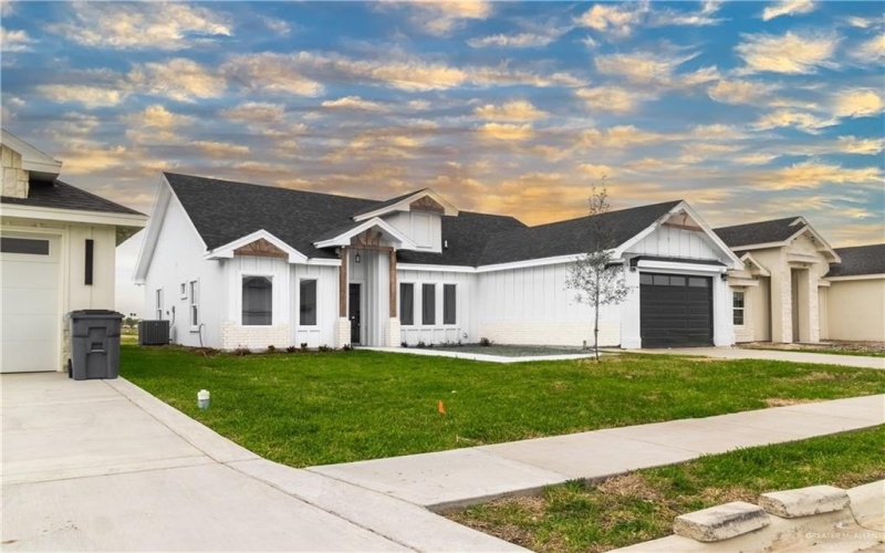 1005 Broken Arrow Drive, Alamo, TX 78516, 3 Habitaciones Habitaciones , ,2 BañosBaños,Residential,En Venta,1005 Broken Arrow Drive,464243