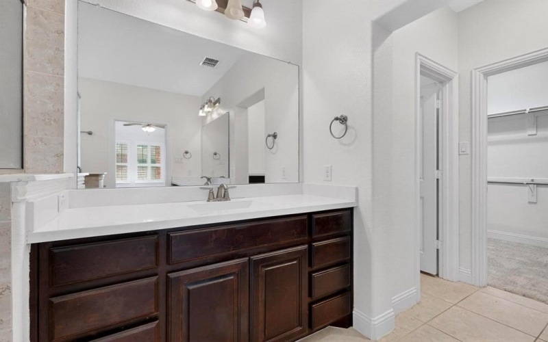 5016 Kadin Lane, Lewisville, TX 75056, 5 Habitaciones Habitaciones , ,5 BañosBaños,Residential,En Venta,5016 Kadin Lane,0,21099896